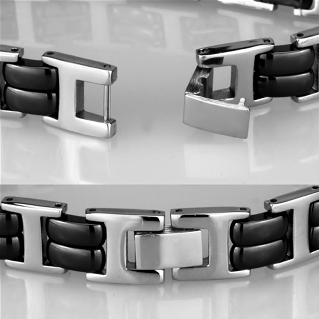 3W996 - High polished (no plating) Stainless Steel Bracelet with Ceramic in Jet